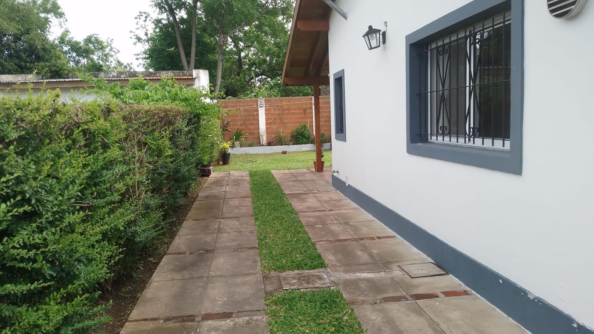 Casa en Venta con 4 cocheras