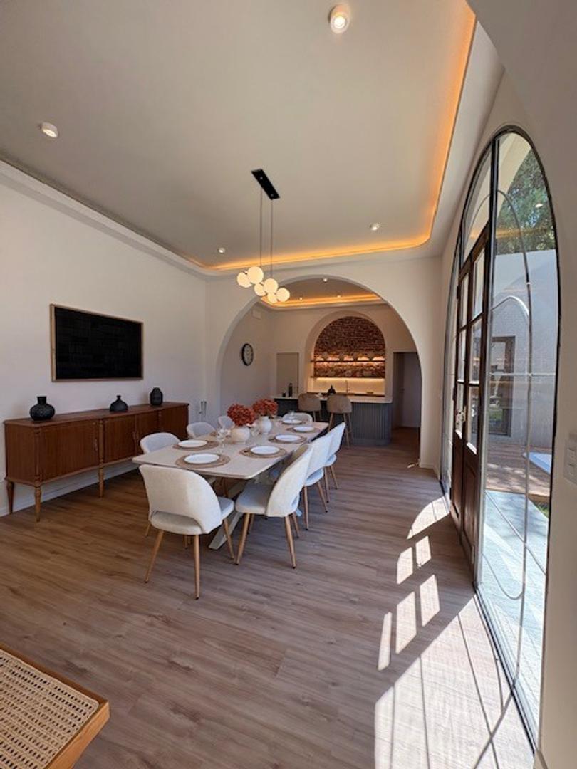 Casa 5 ambientes con 3 baños