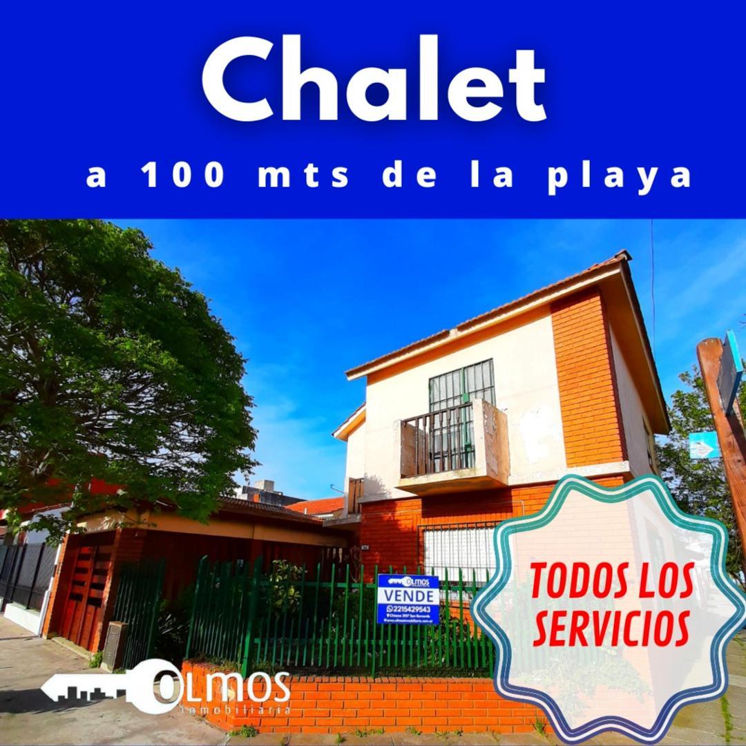 Casa en esquina, 3 dormitorios, garage, gas natural