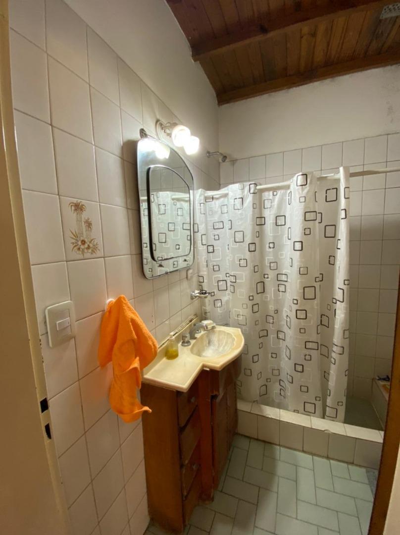 VENTA CASA 3 AMBIENTES CON GALPON DE 100 M2