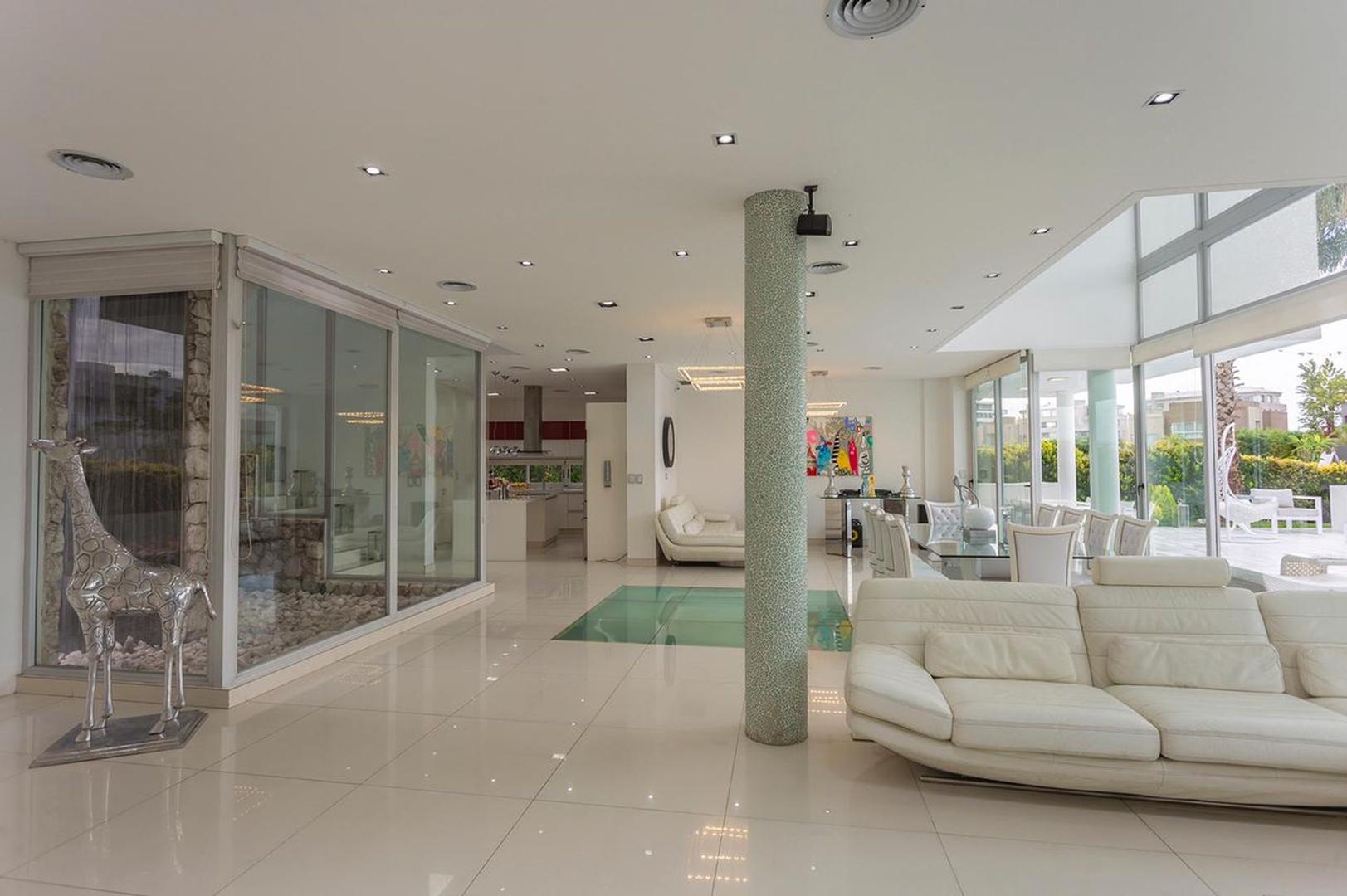 Avenida Caseros 1700