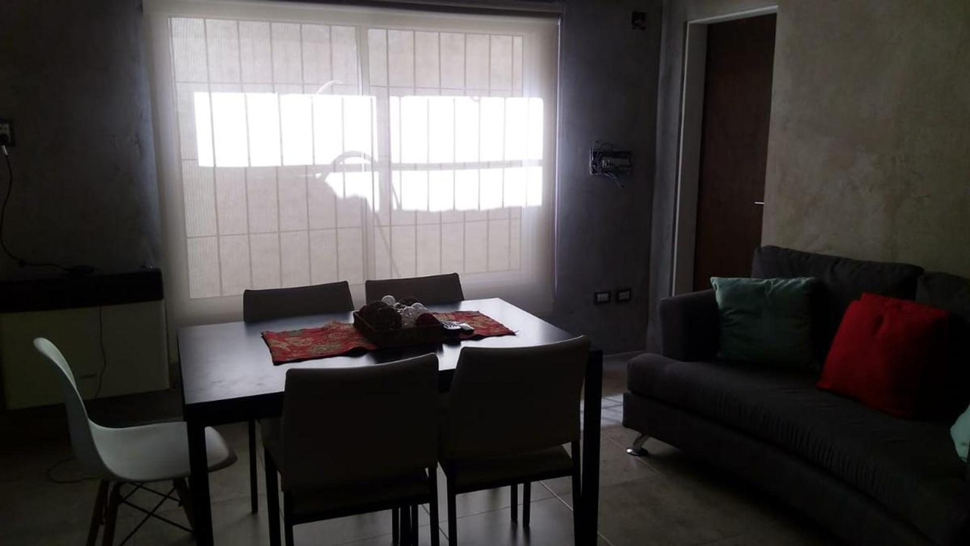 Depto Tipo Casa en Venta de 3 ambientes