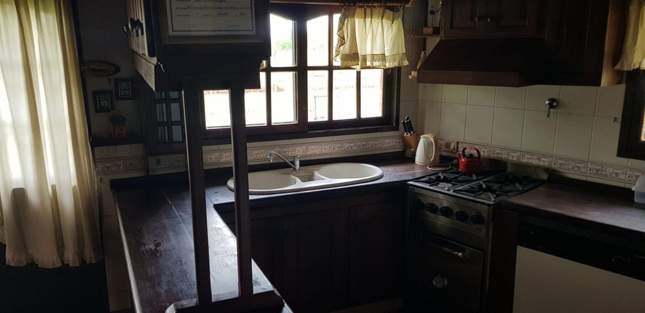 CASA 3 DORM. Y PILETA AL GOLF EN LOS CARDALES CC.