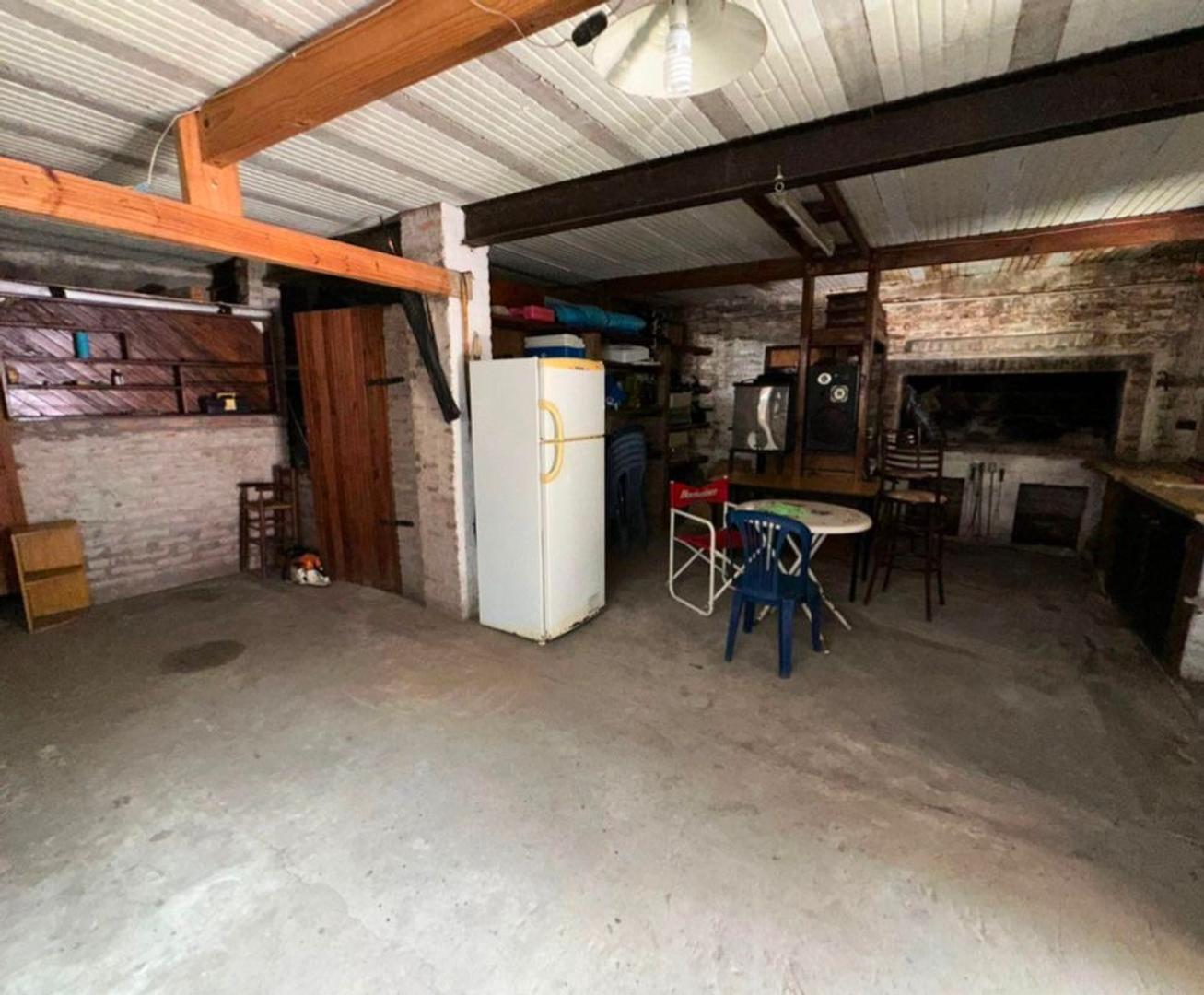 Casa 2 ambientes con 1 baño