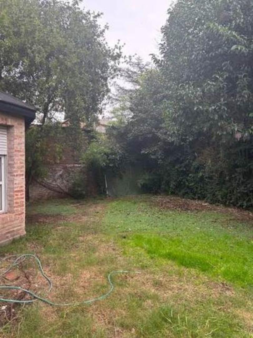 HERMOSA CASA EN VENTA. CONTRY CLUB CHAMPAGNAT, 4 AMBIENTES 