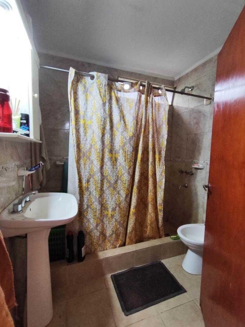 CASAQUINTA A METROS DEL ARROYO LEYES CON BAJADA DE LANCHA.