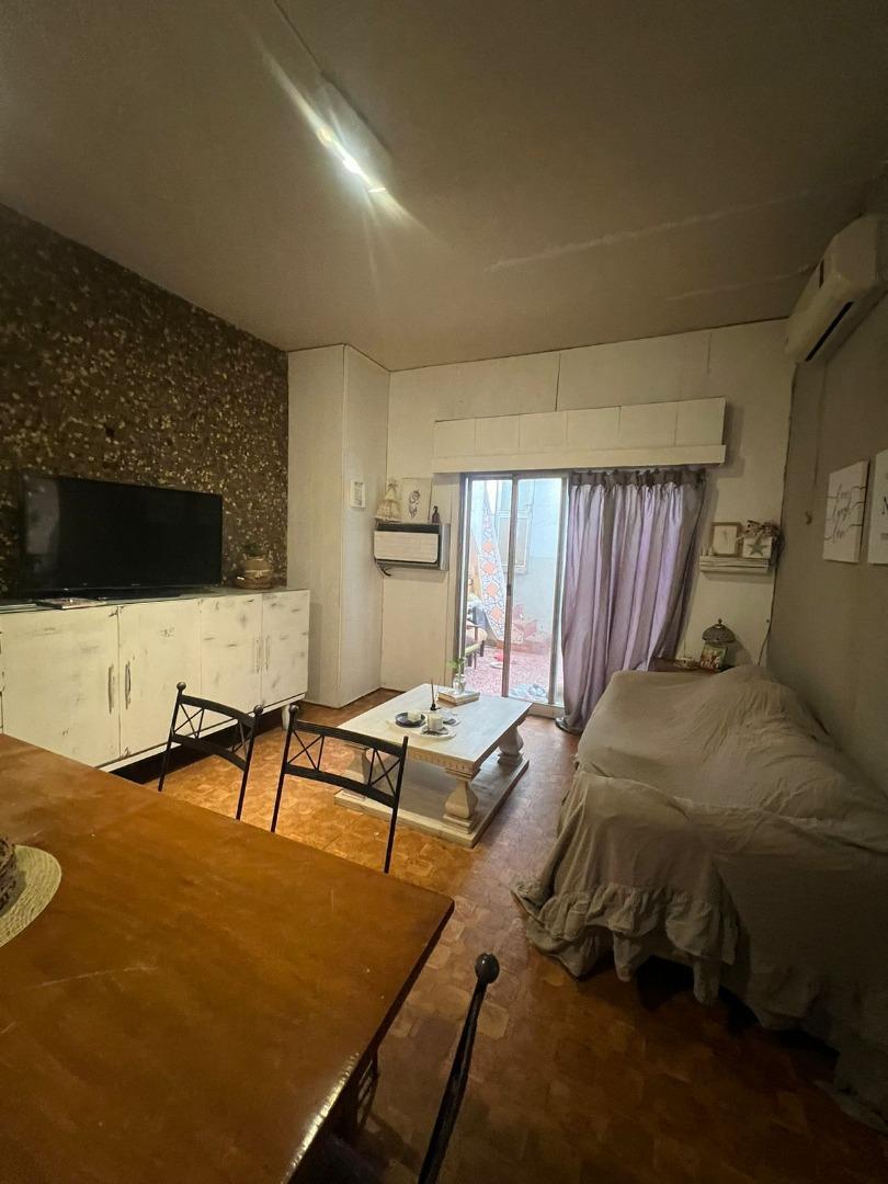 Caseros 2176 , Piso 1