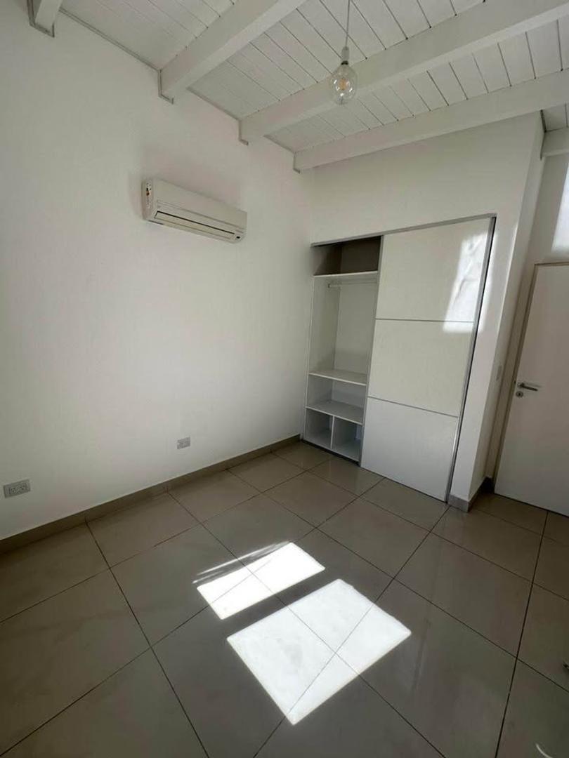 Casa en Alquiler en Manantiales, $ 880.000