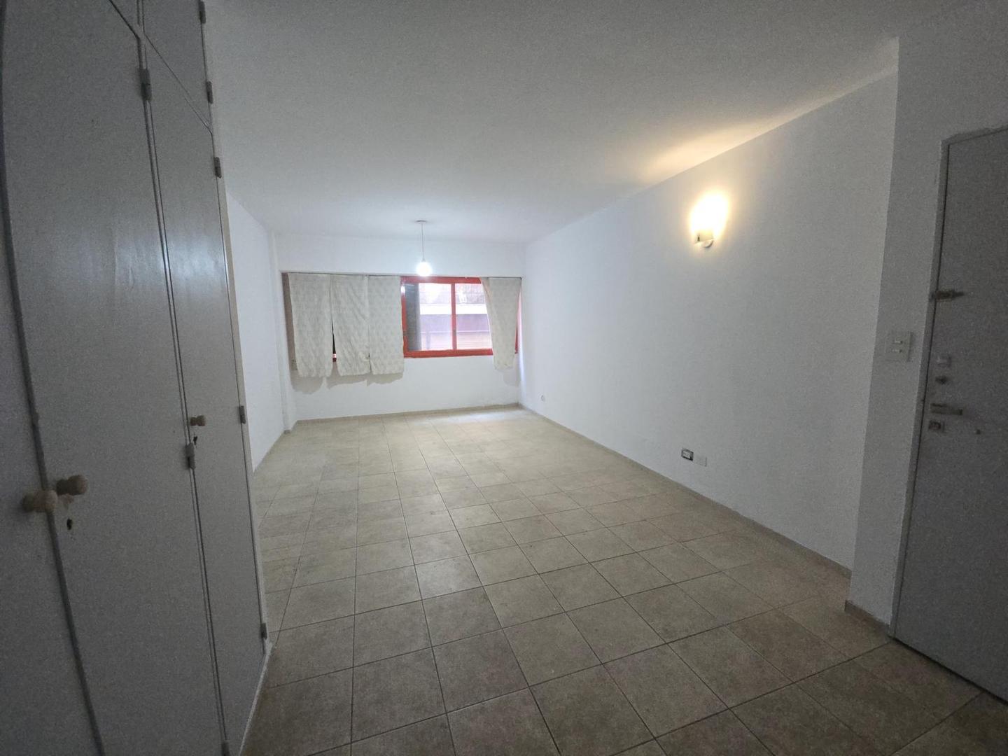 Marcelo T de Alvear 900