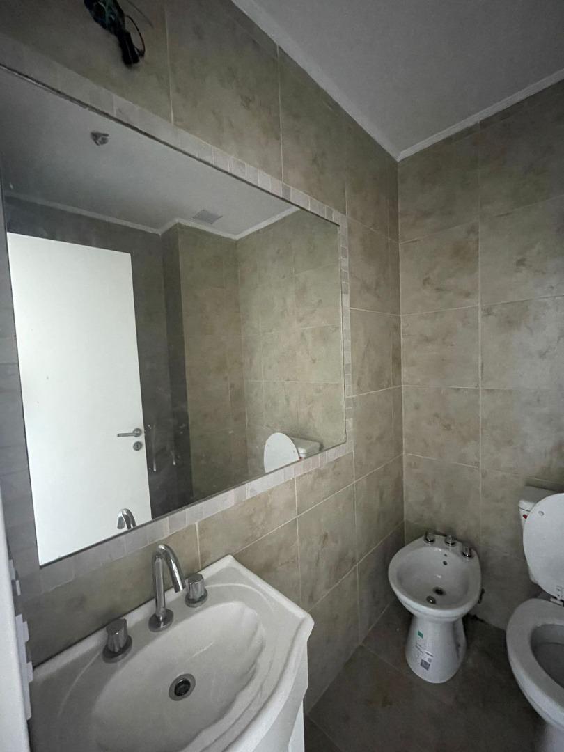 Av. Pres. Peron ( Ex Gaona ) 3022 , Piso 4