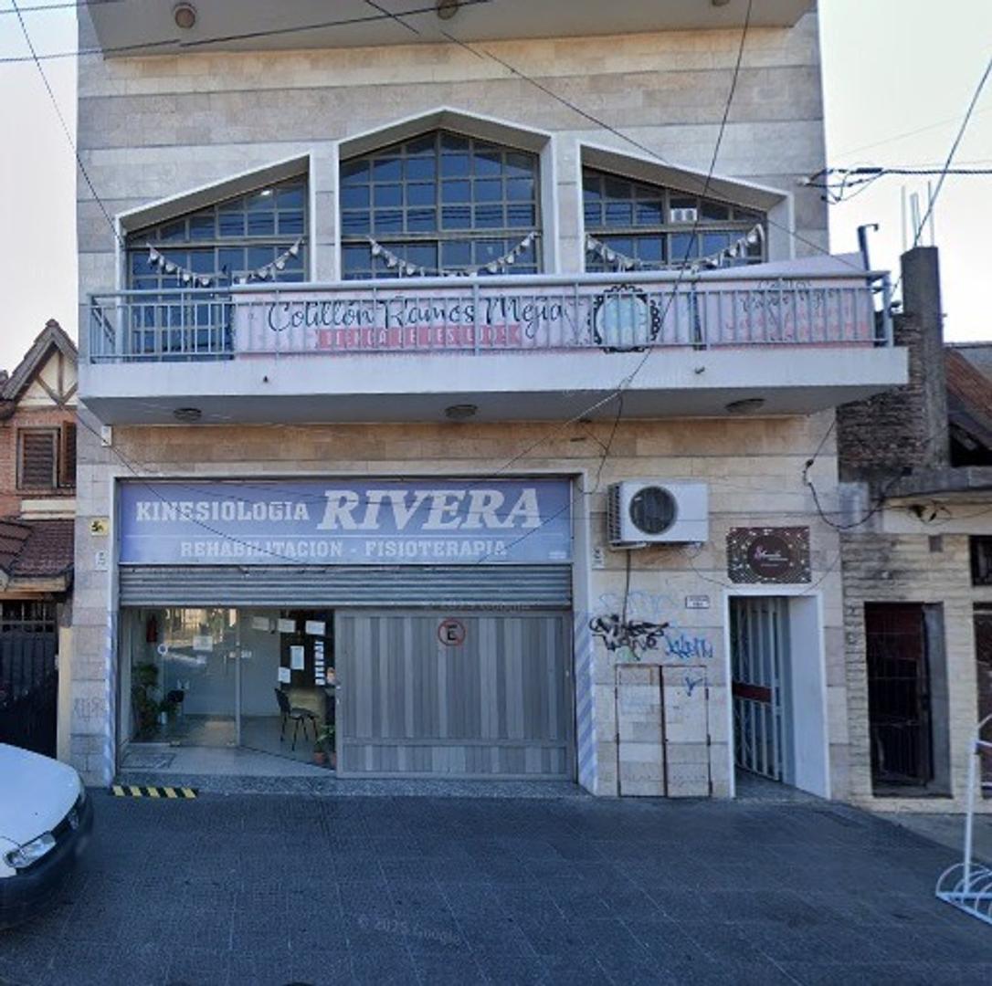 Alquiler Oficinas en primer piso al frente en Ramos Mejia