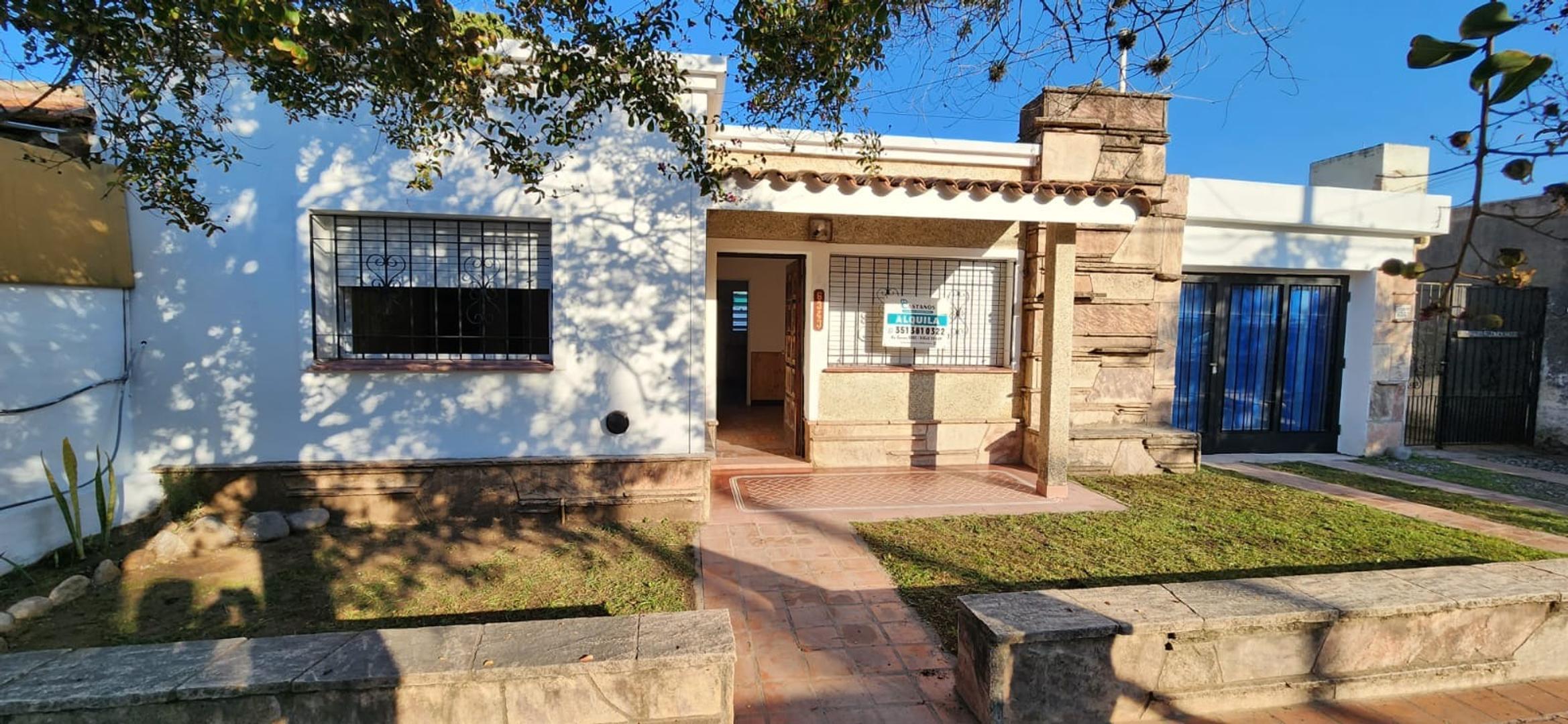 HERIBERTO MARTINEZ A 1 CUADRA RECTA MARTINOLLI 2 DORM. COCHE