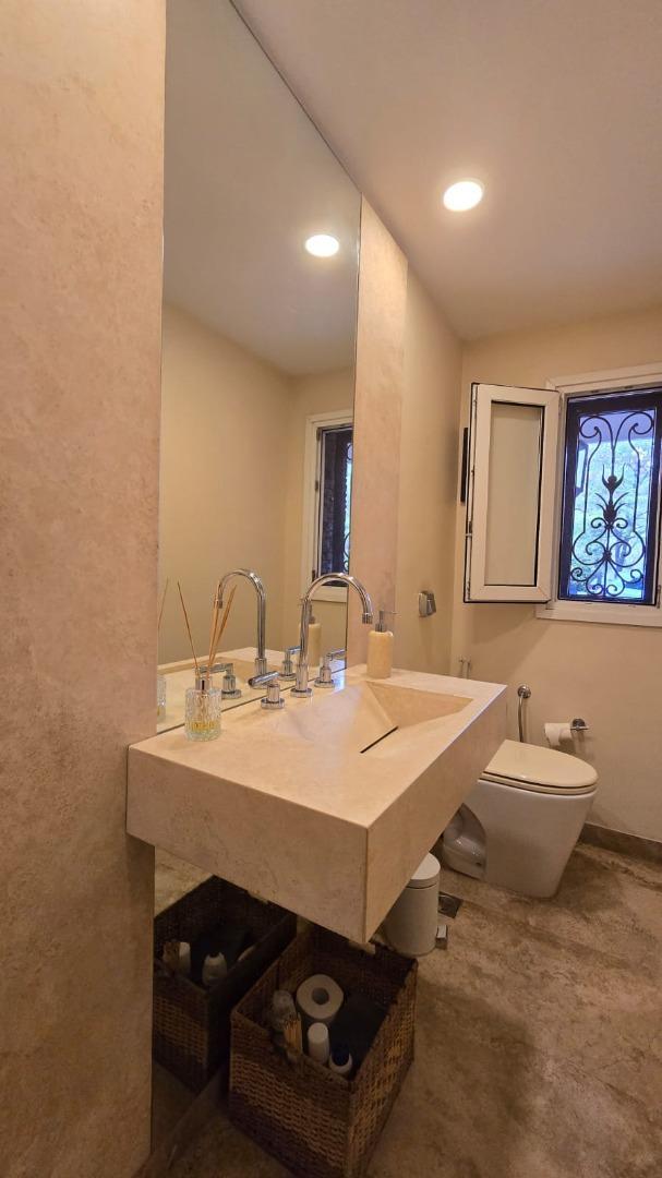 Casa en Venta con 7 cocheras