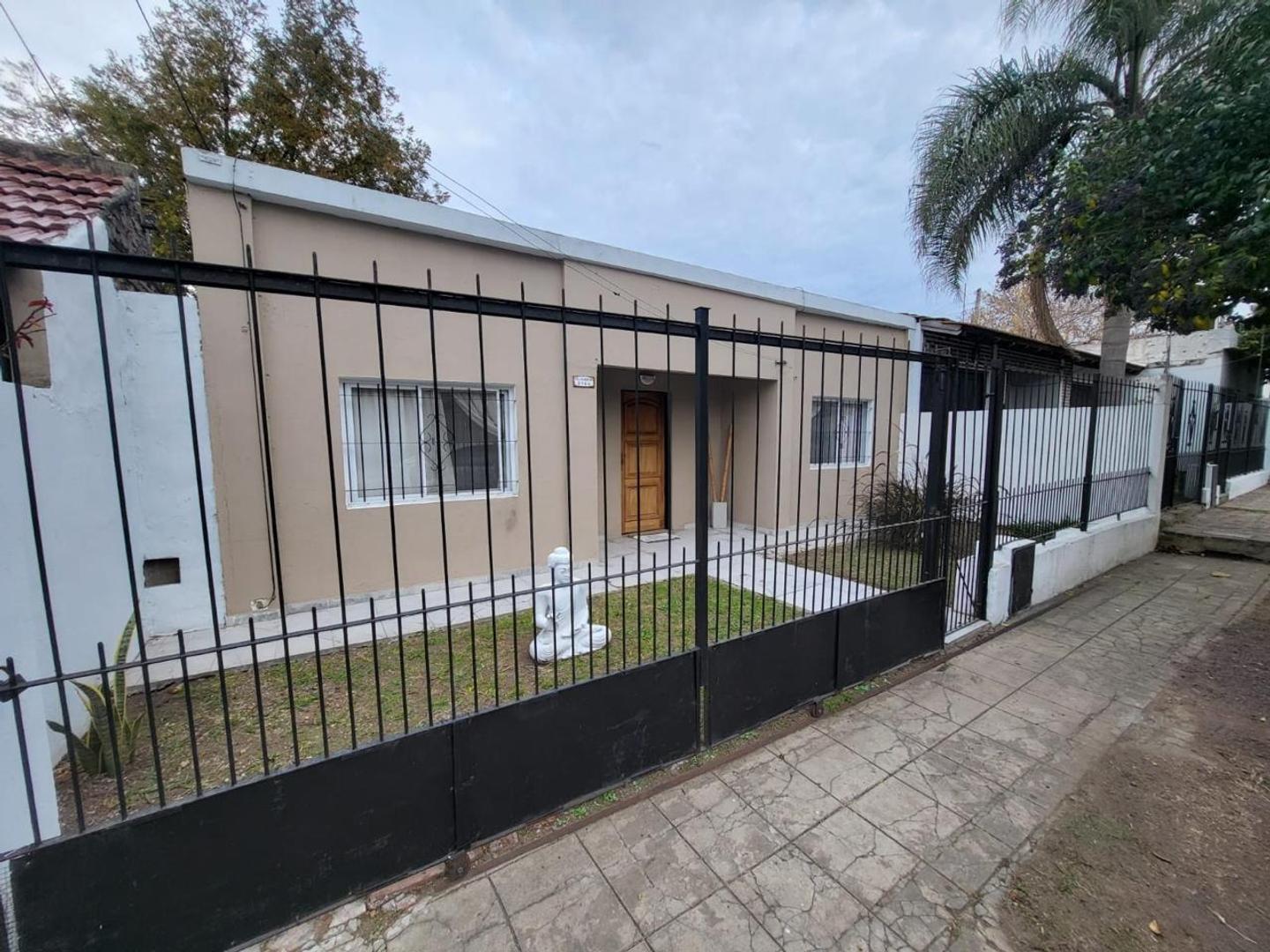 VENTA DE CASA EN CASTELAR NORTE APTO CREDITO