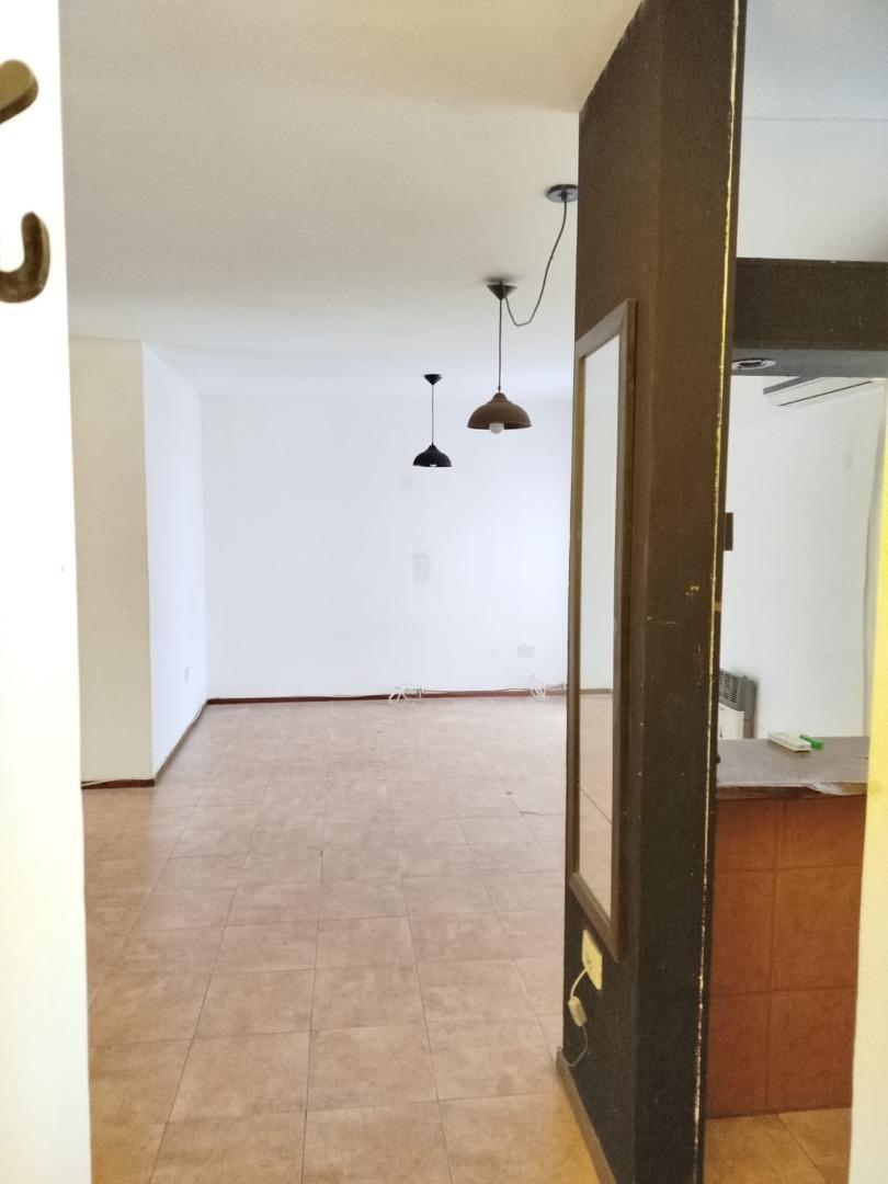 Pasaje España 1400, Piso 2