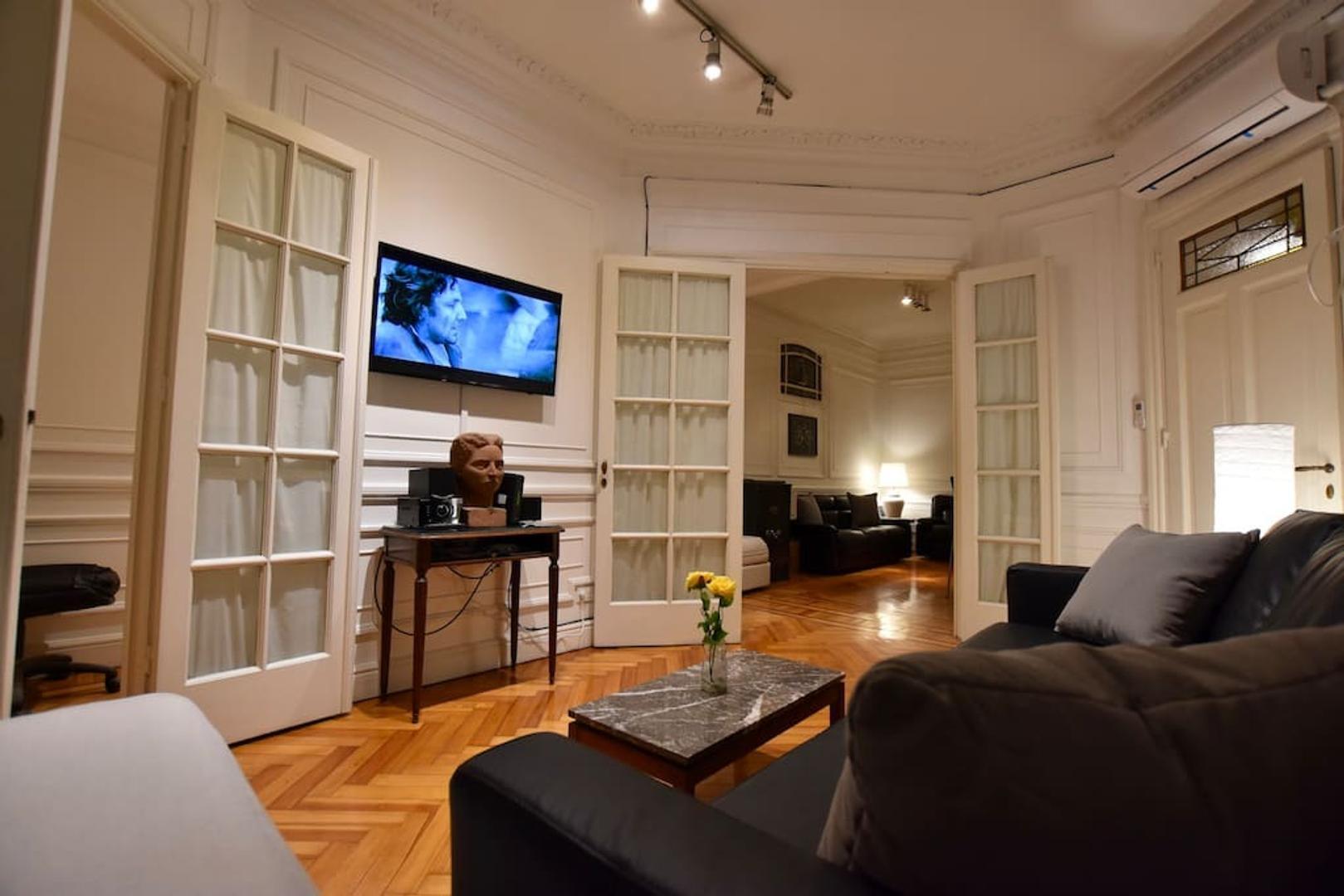 Venta. Departamento. 4 Ambientes. Sarmiento 800.