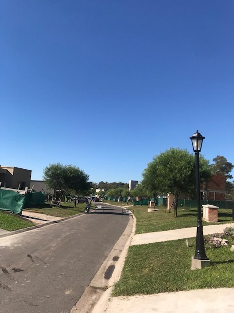 Lote en venta de 515 m2 en Santa Elena, Pilar del este