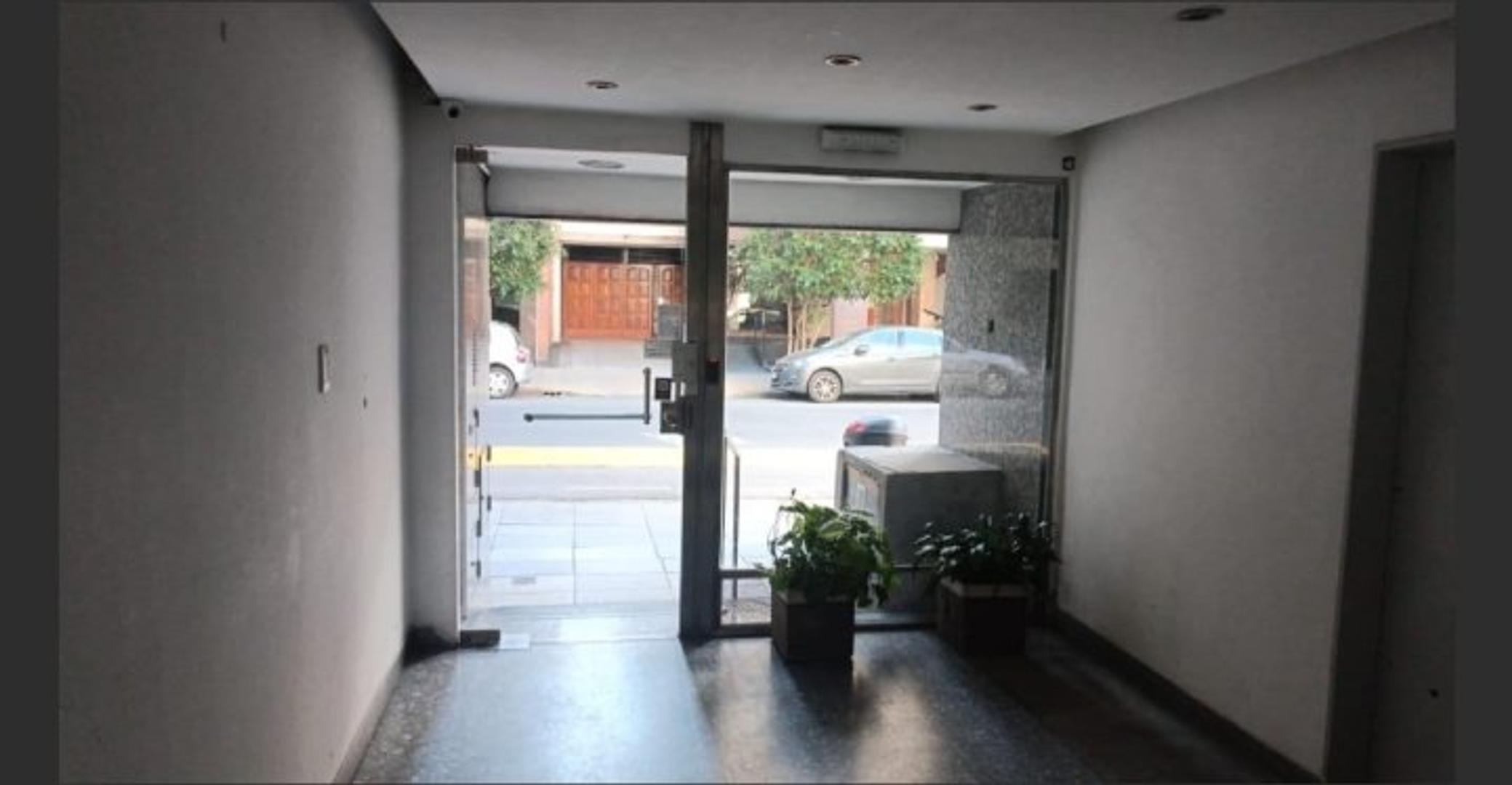 Casa 2 ambientes con 1 baño