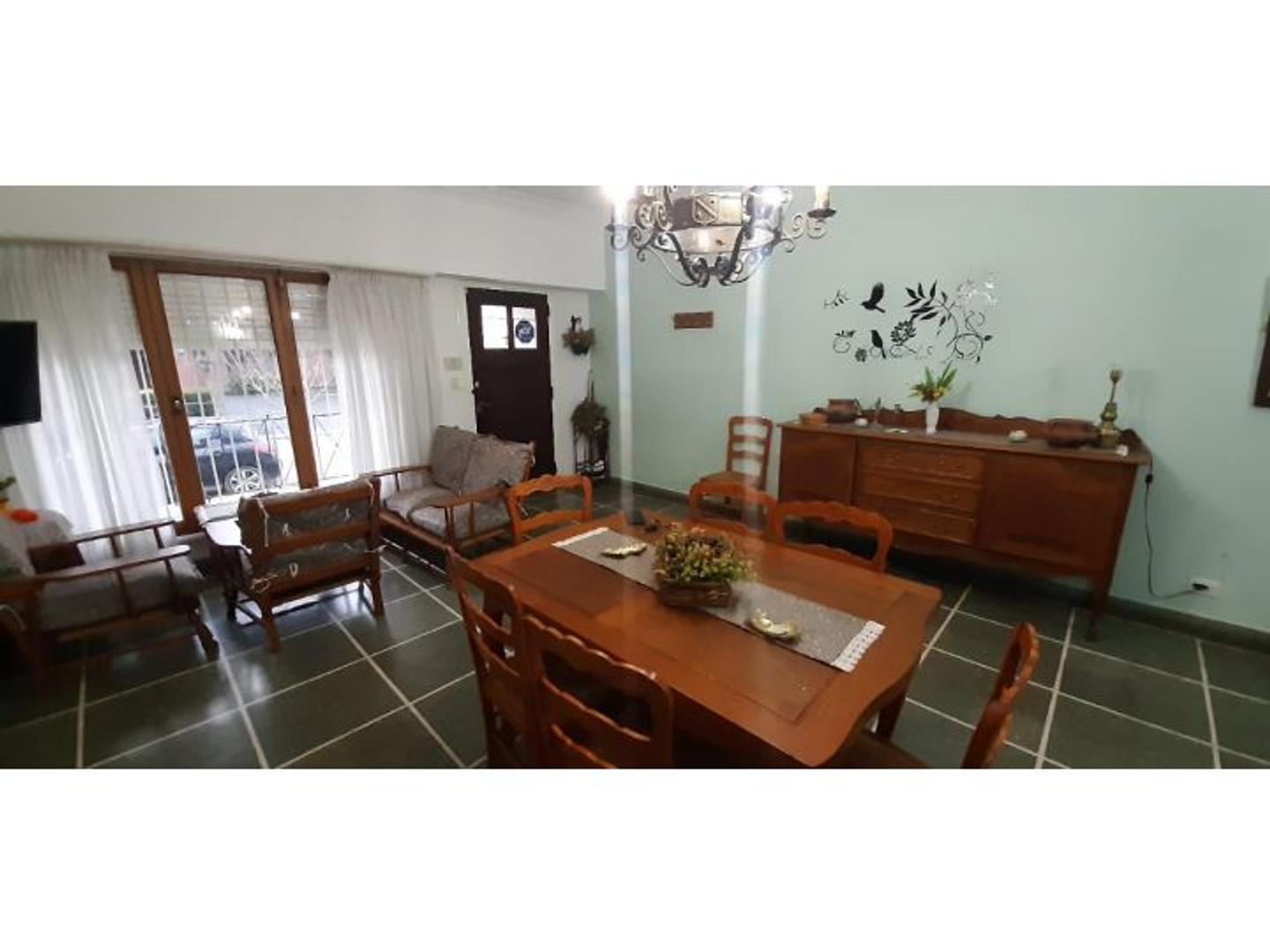 Casa en Alquiler Temporal con 1 cochera