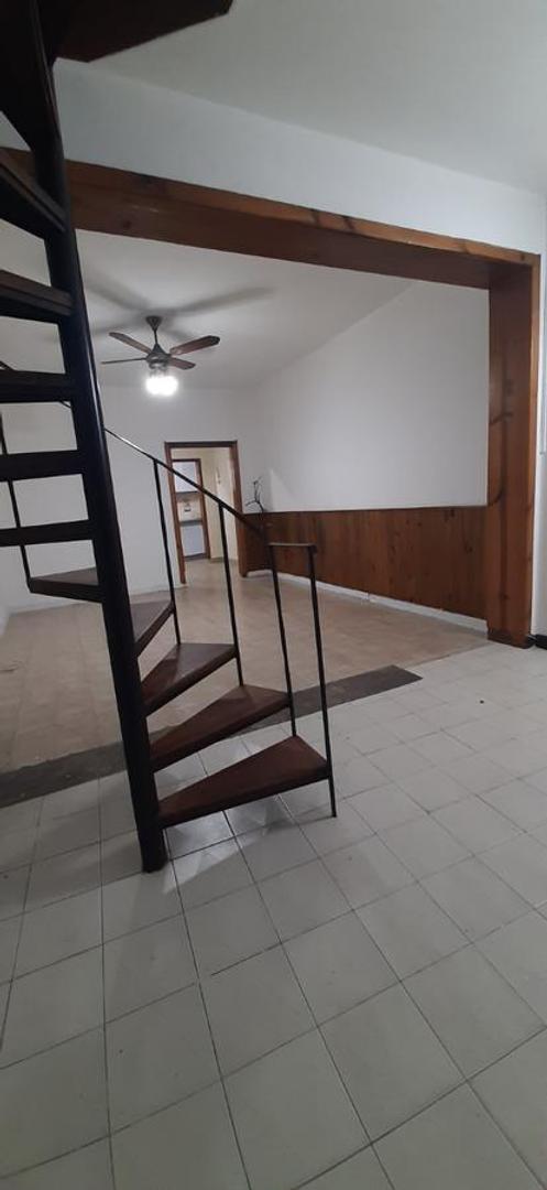 Depto Tipo Casa en Alquiler en Villa Galicia, $ 680.000