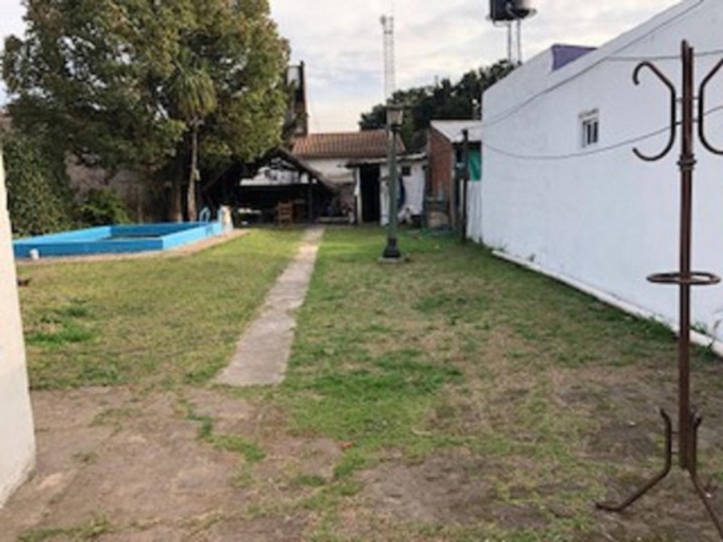 Veinticinco De Octubre 2100, La Reja, Provincia De Buenos Aires, Argentina