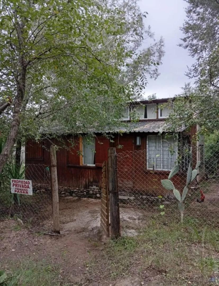 CASA 2 DORMITORIOS EN VENTA EN TANTI CON DERECHOS POSESORIOS