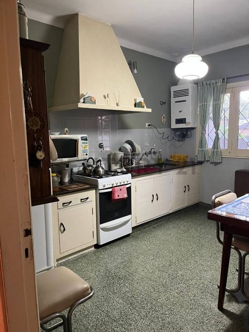 Casa en venta de 2 dormitorios en Tigre centro casco historico ,tomaria propiedad menor valor