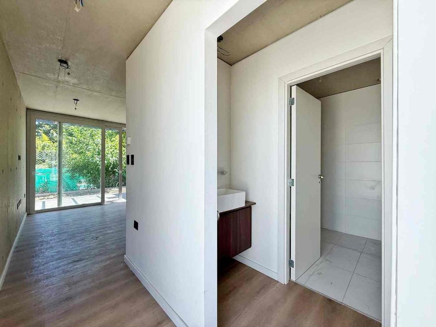 Casa 2 ambientes con 1 baño