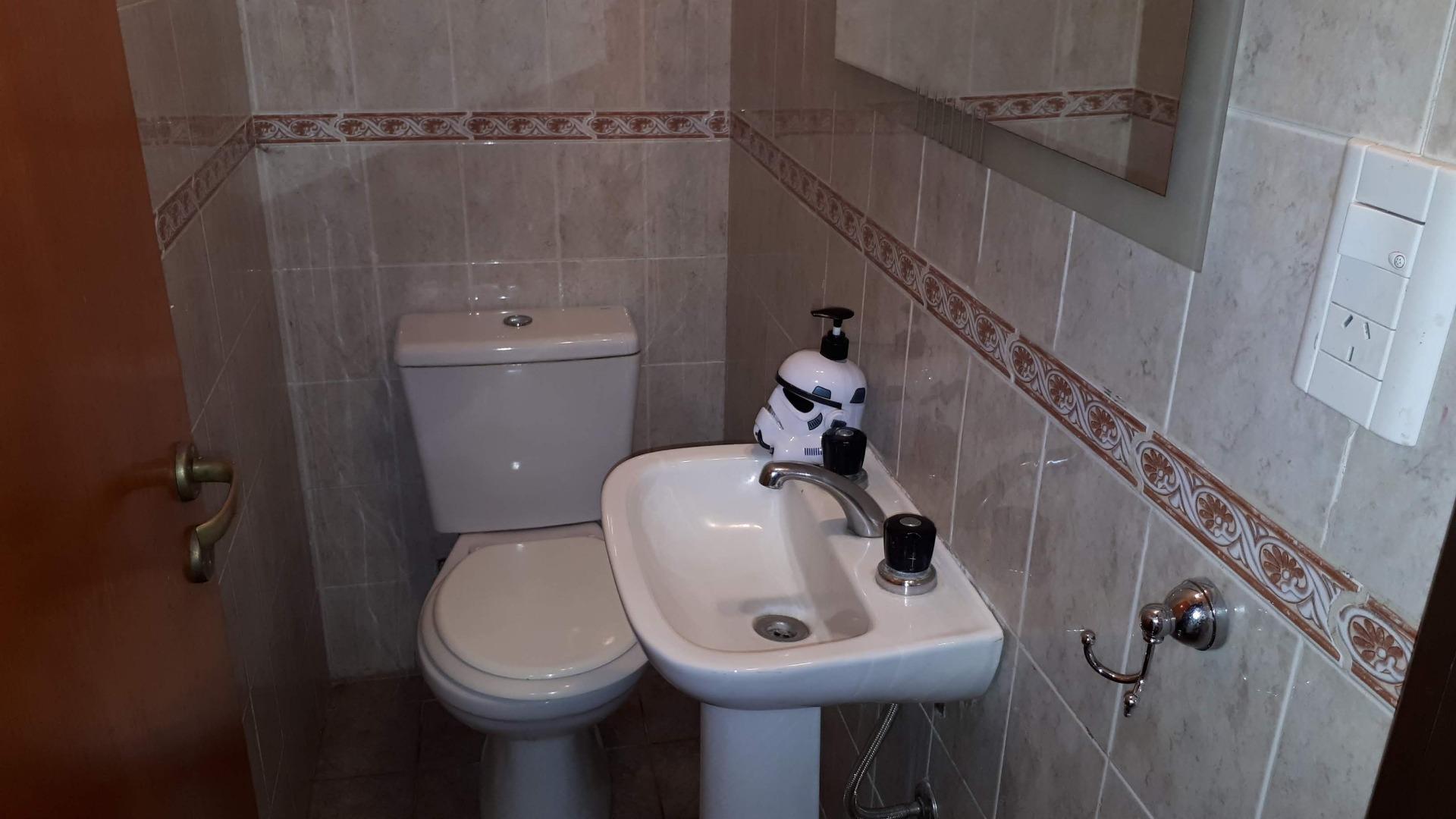 Casa 3 ambientes con 2 baños