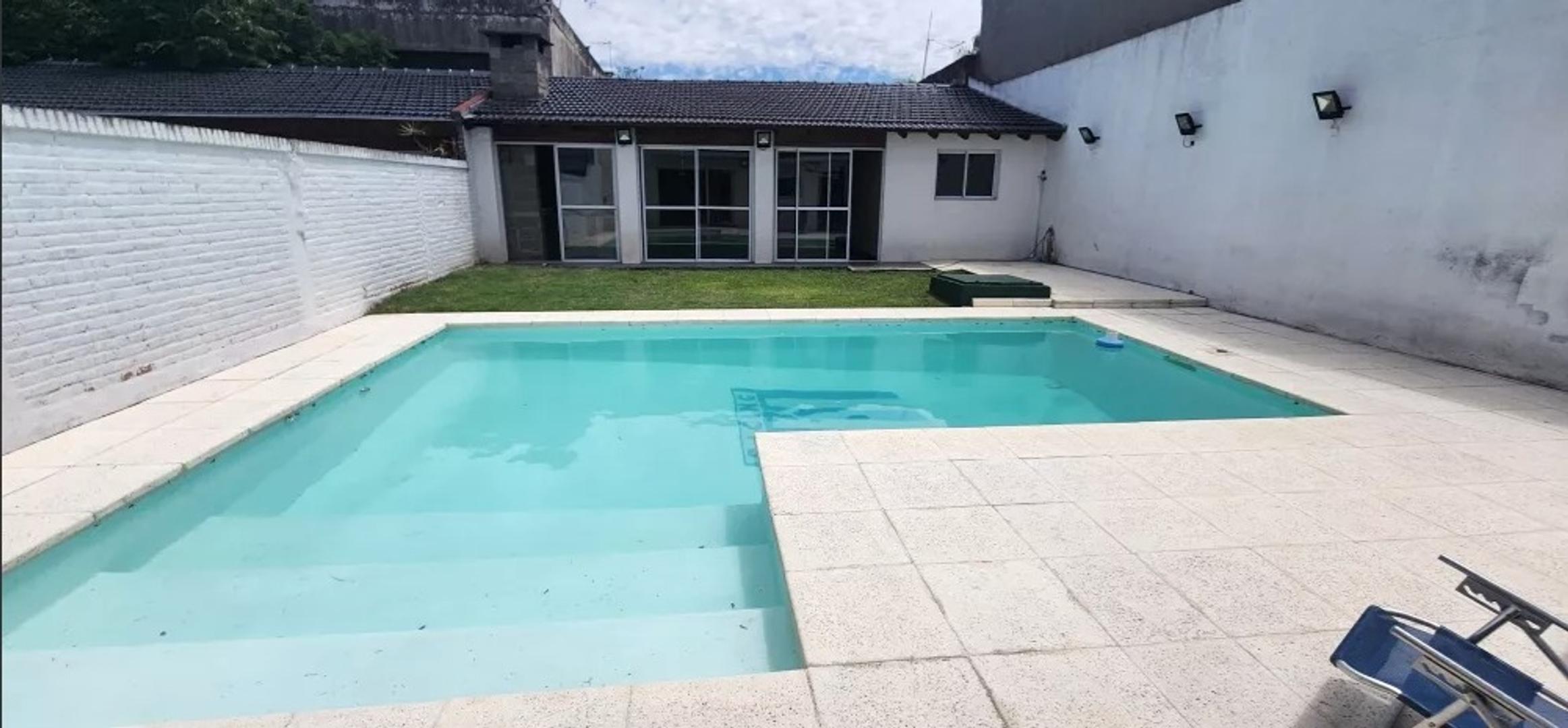 Casa en Venta con 1 cochera