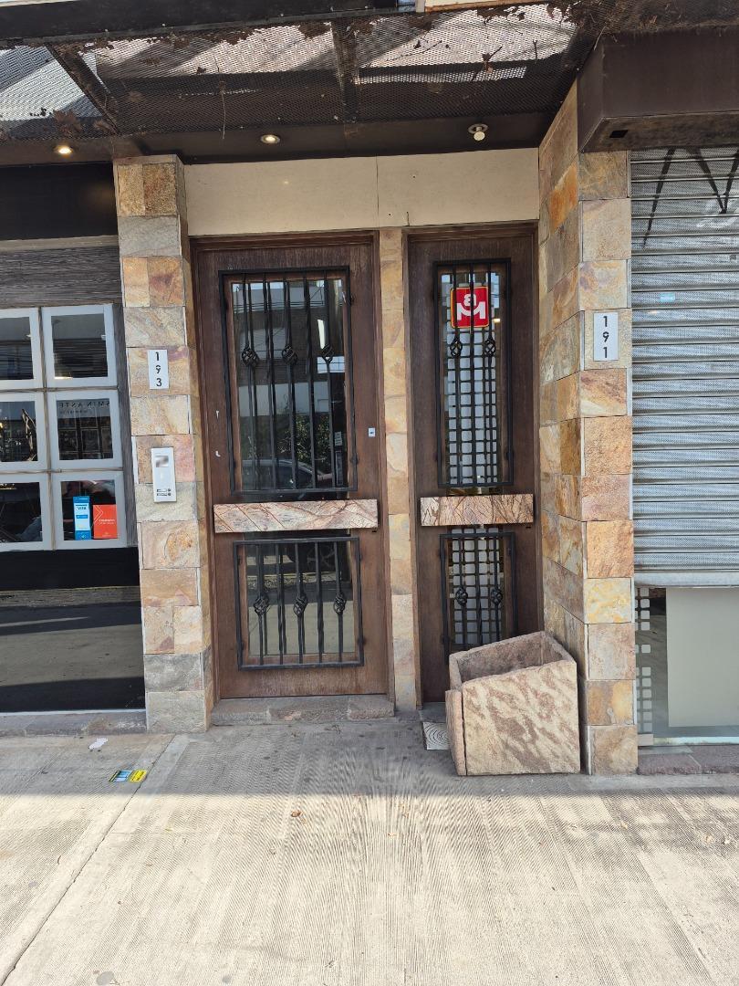 Las Bases 100, Piso 1