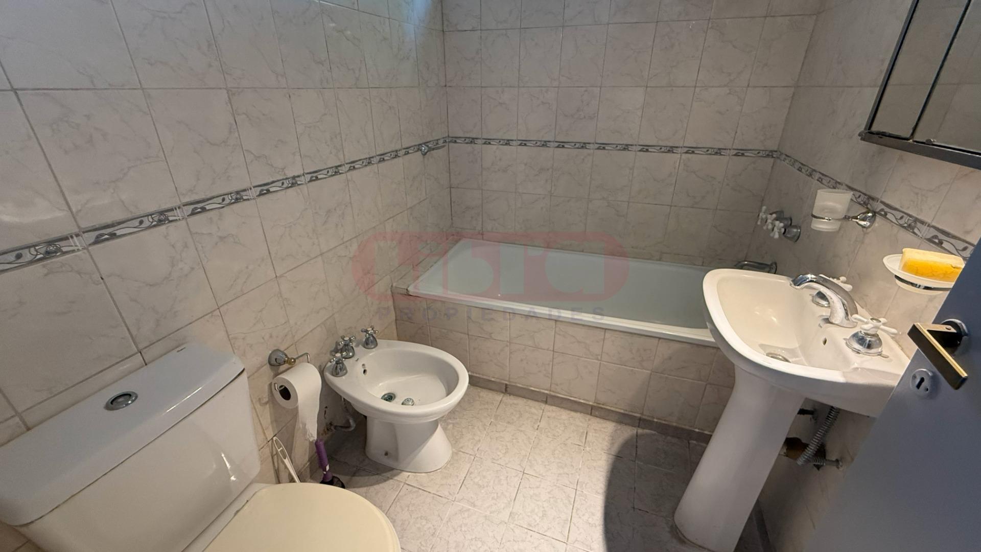 Departamento en Alquiler con 1 cocheras