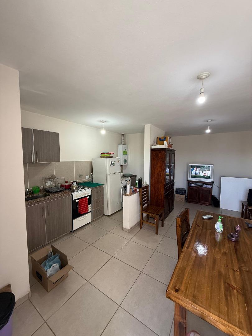 25 De Mayo 1257 , Piso 1