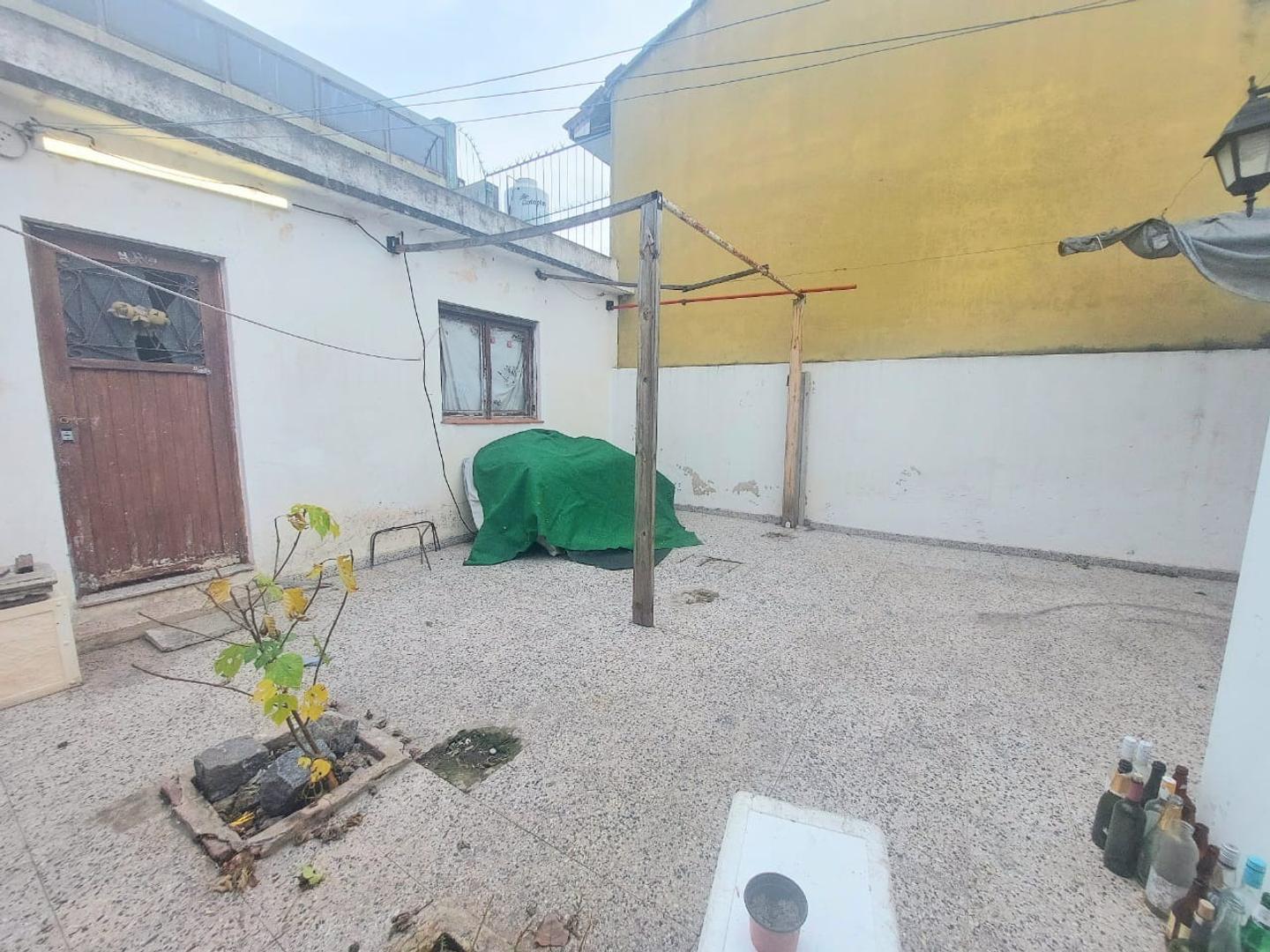 Casa 3 ambientes con 1 baño