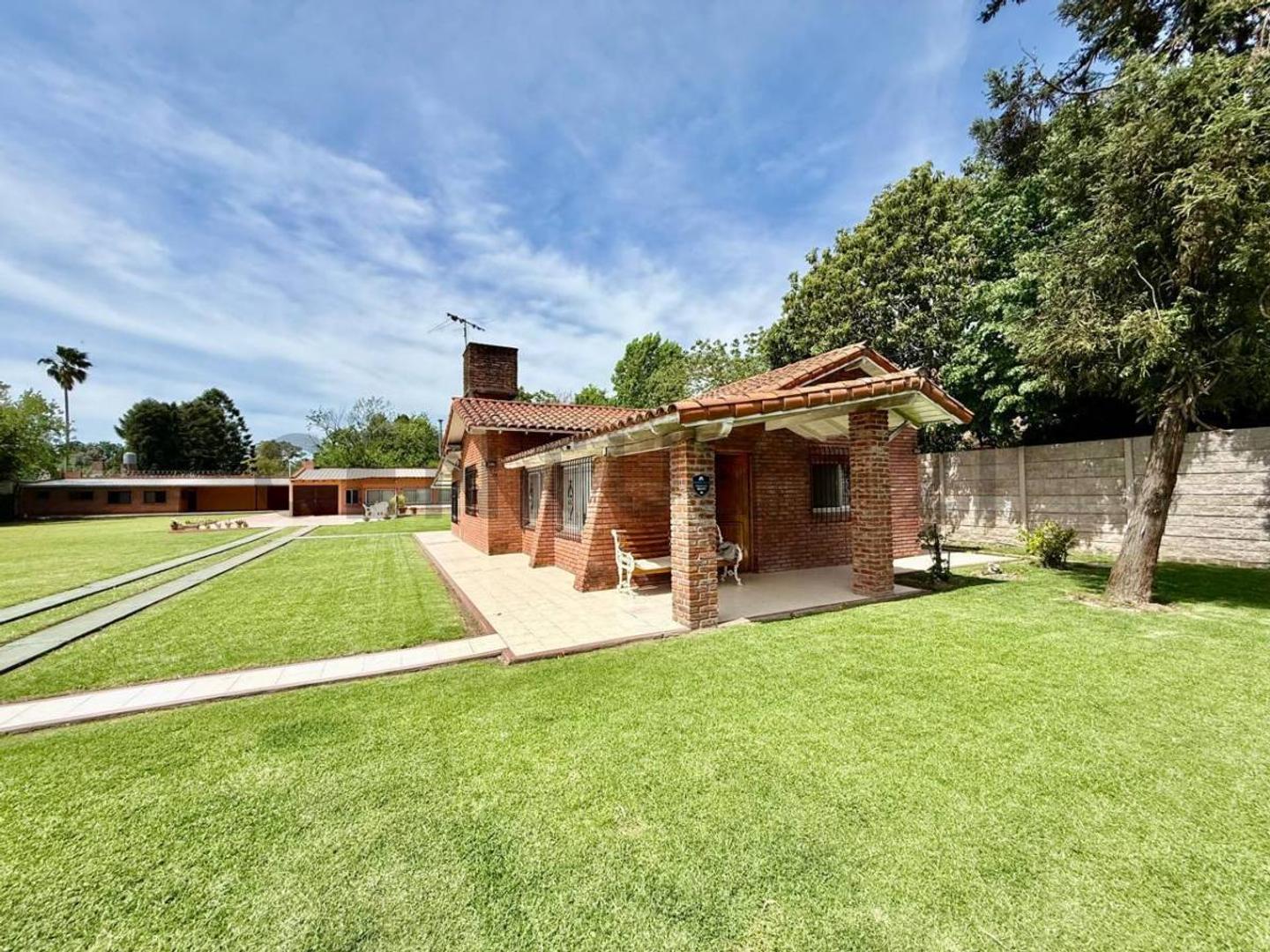 casa quinta en venta en Benavidez con piscina