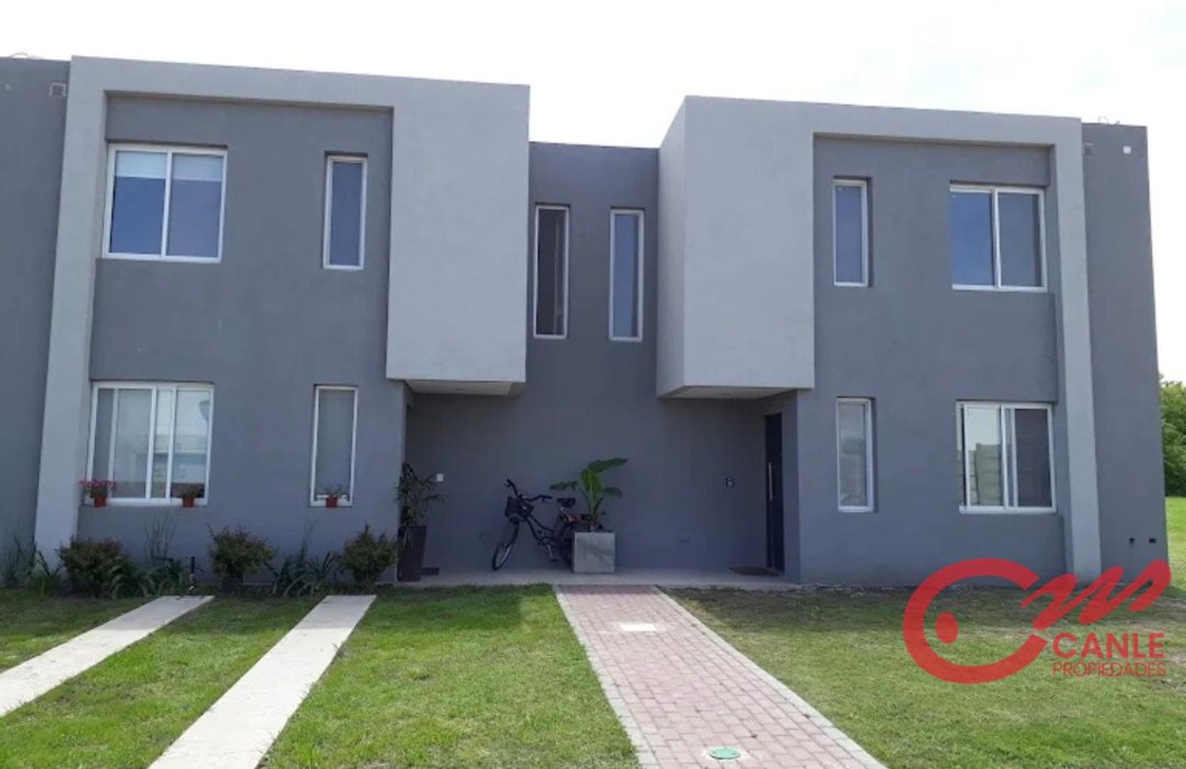 Dúplex en venta c/ cochera en Garín