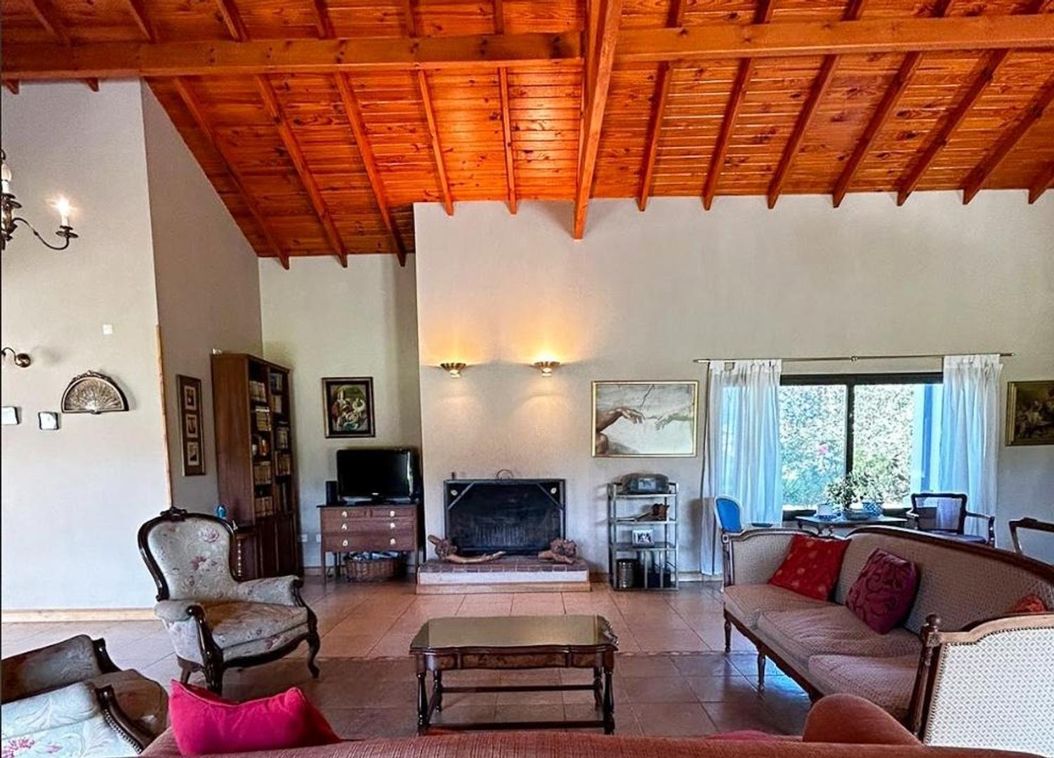 Casa en venta: Exaltación  de la Cruz.