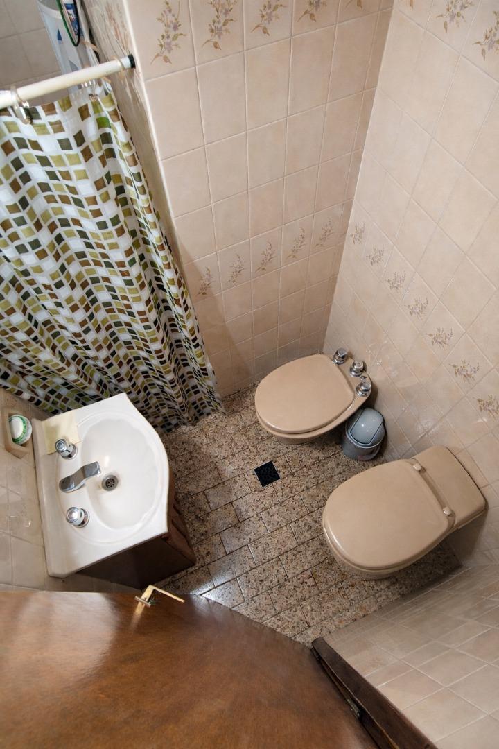 Depto Tipo Casa 4 ambientes con 2 baños