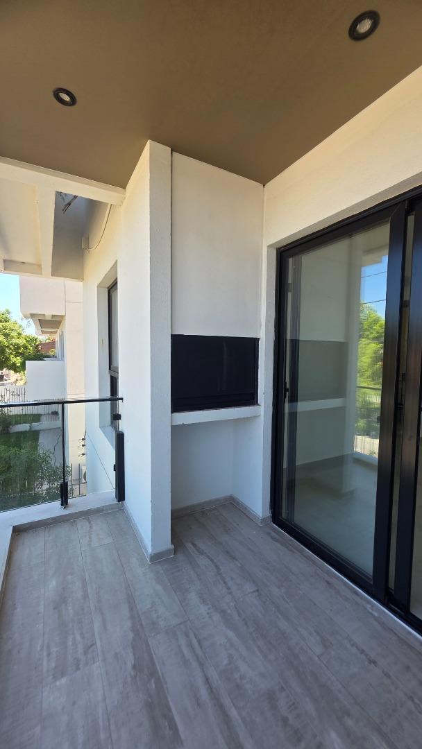 Departamento en Alquiler con 1 cocheras