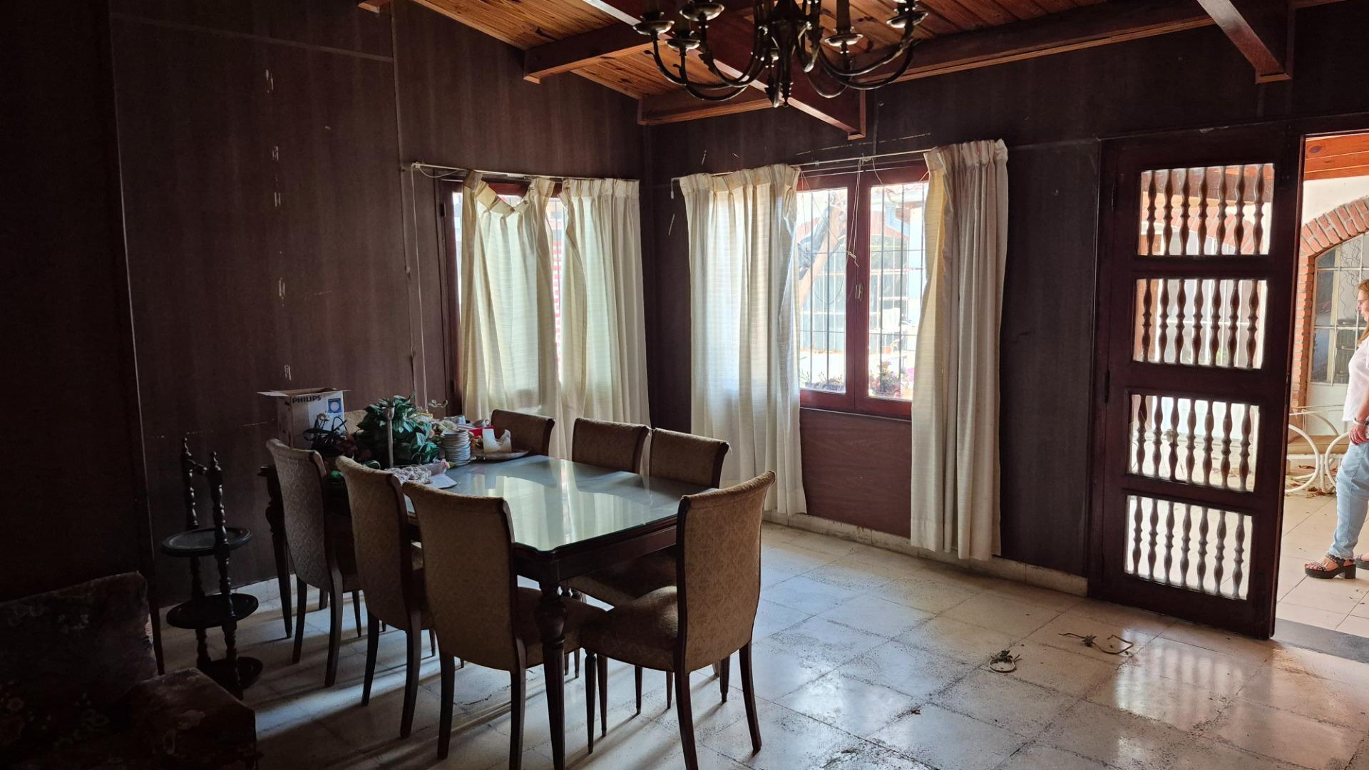 Casa interna, Av. Uruguay 959