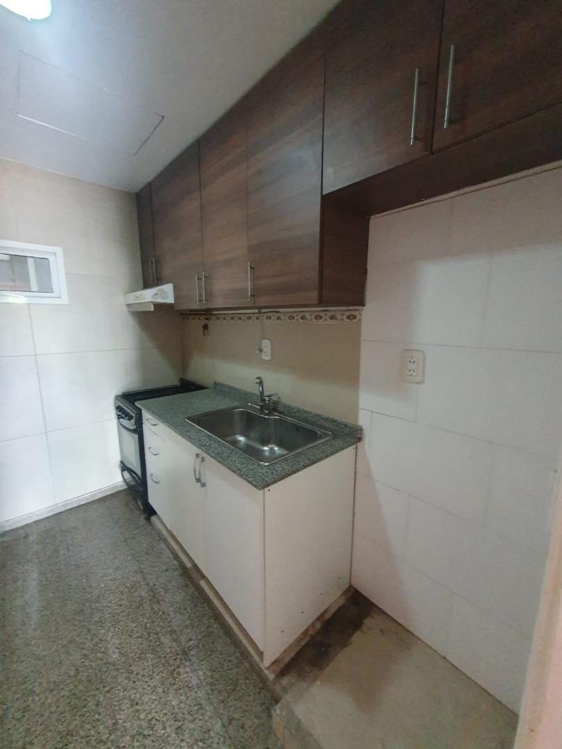 Corrientes 898 , Piso 2