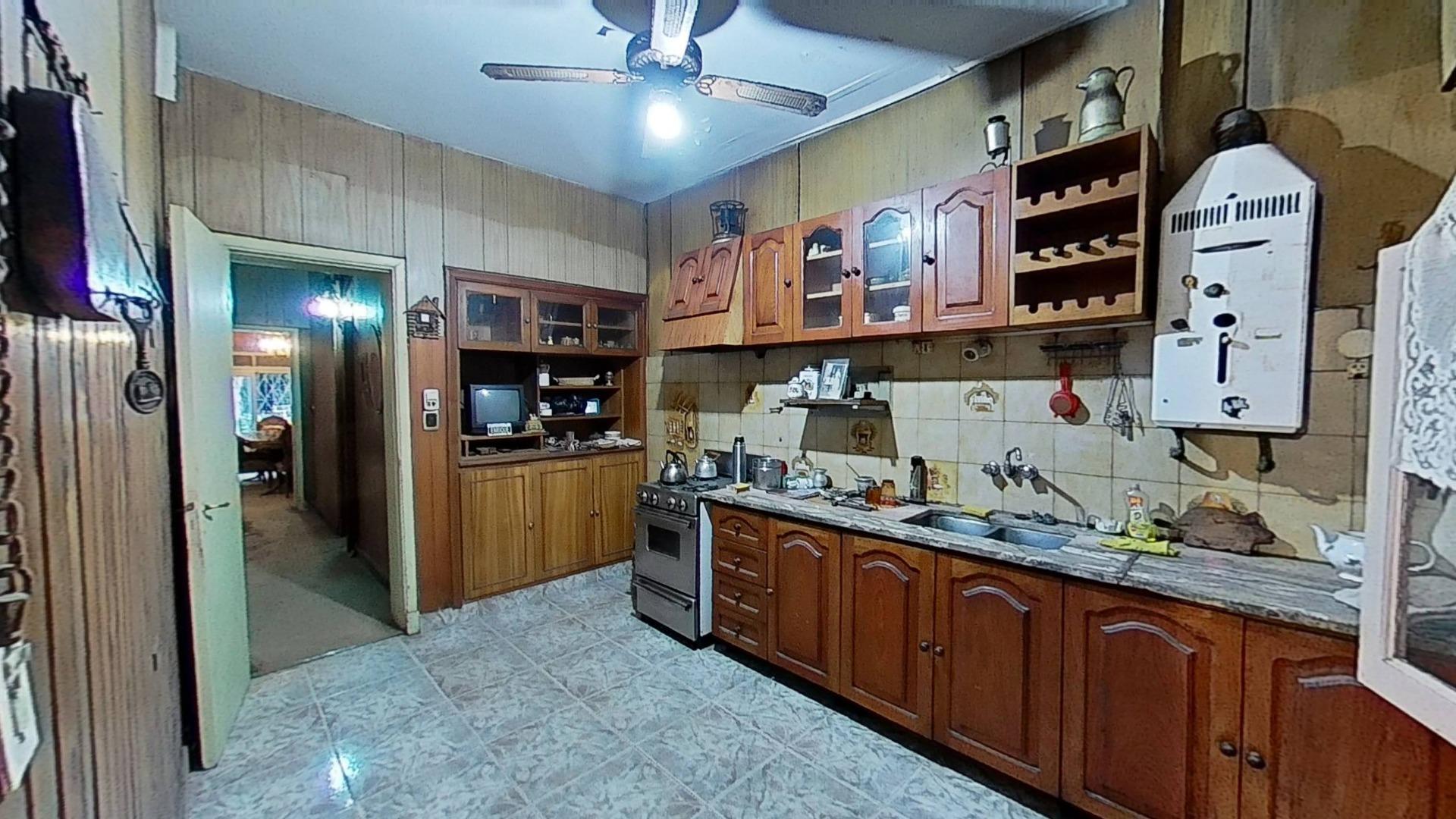 Casa en Venta con 3 cocheras