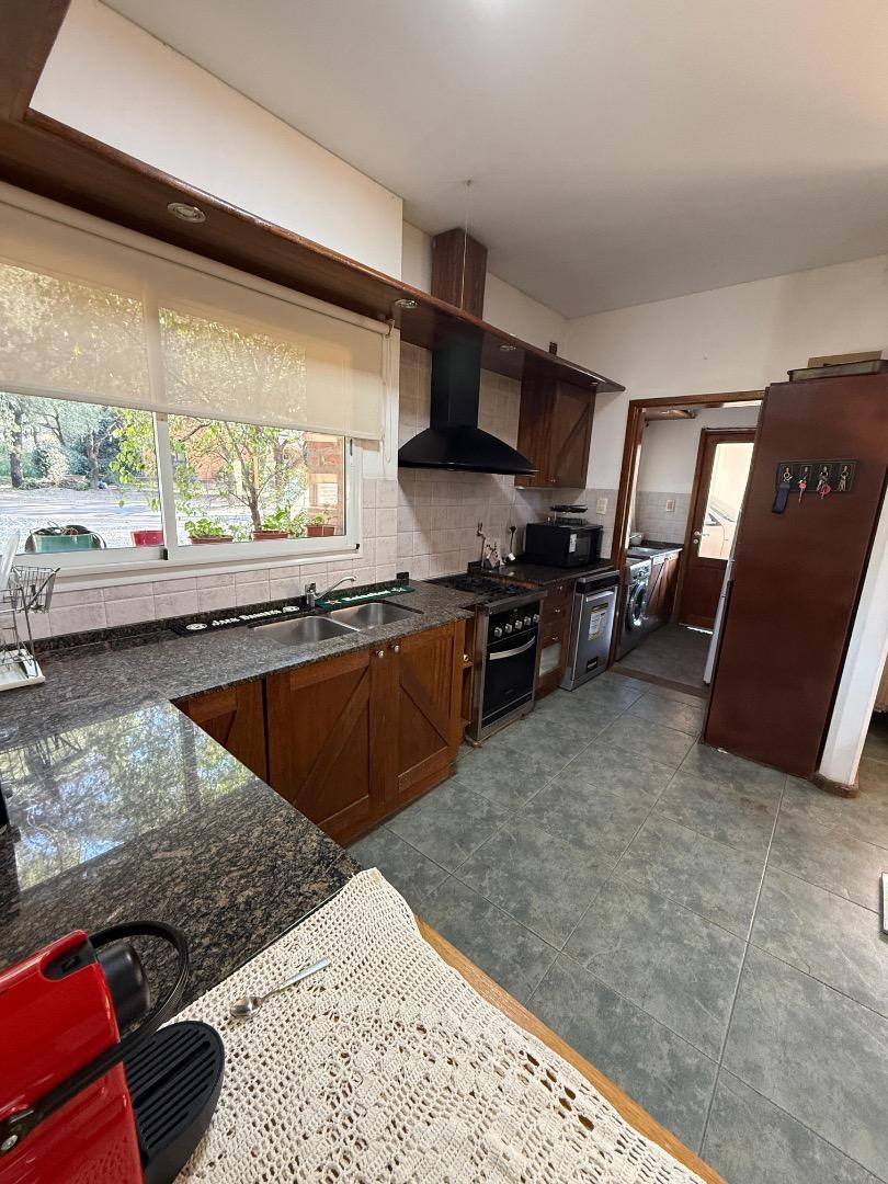 Casa en Alquiler Temporal con 2 cocheras