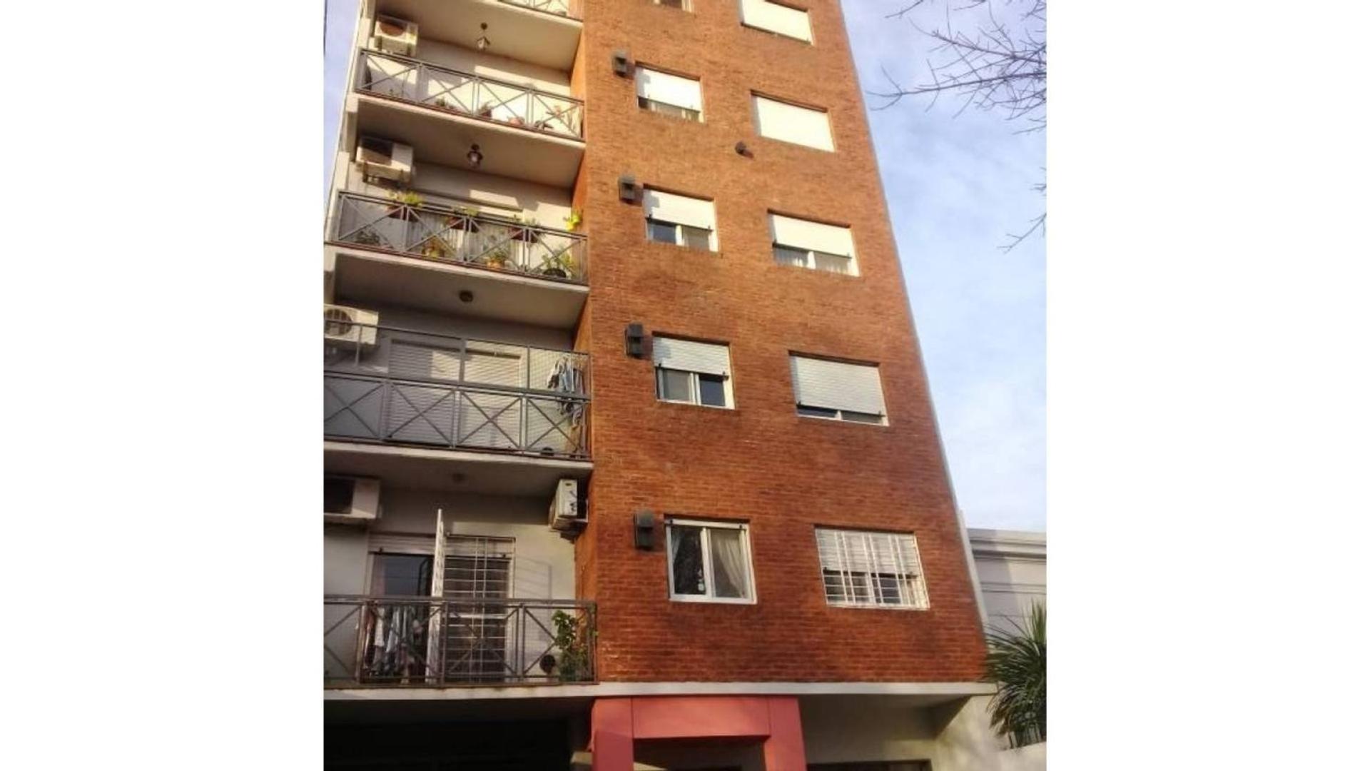 Departamento( Monoambiente) con cochera  en venta,  Quilmes