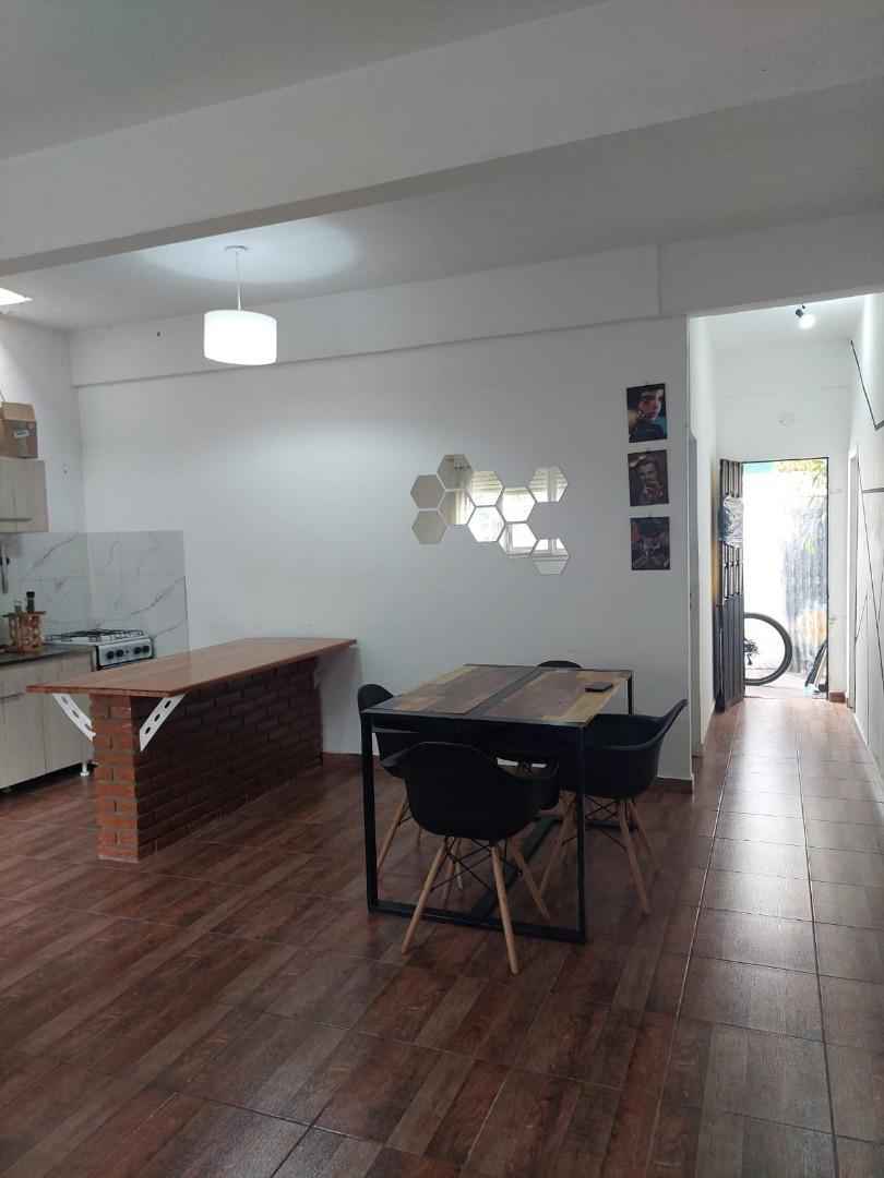 Depto Tipo Casa 2 ambientes con 1 baño
