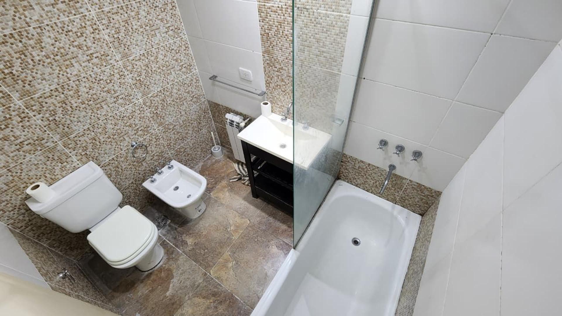 Departamento 3 ambientes con 2 baños