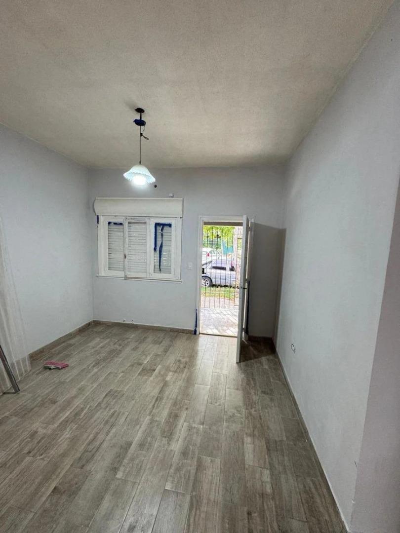 Casa en Alquiler en Banfield, $ 800.000