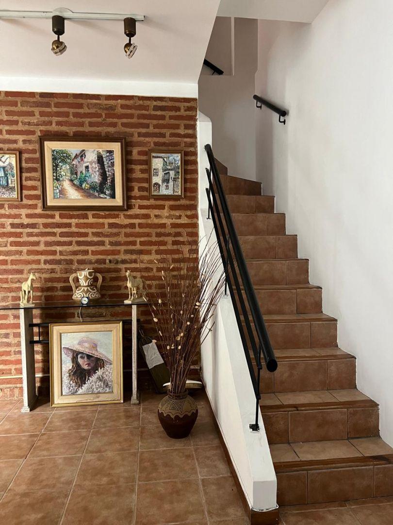 Depto Tipo Casa 3 ambientes con 2 baños