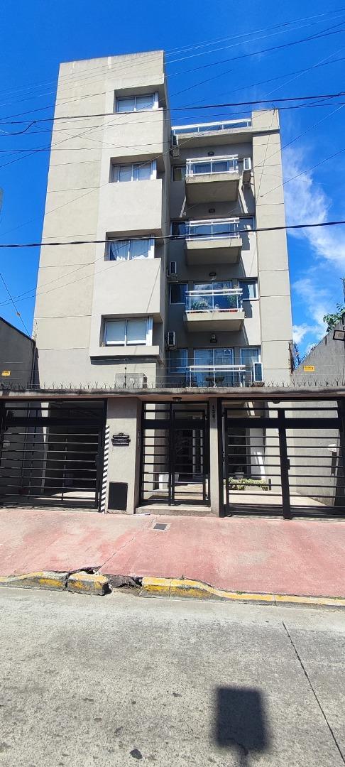 VENTA - 2 ambientes con cochera - QUILMES
