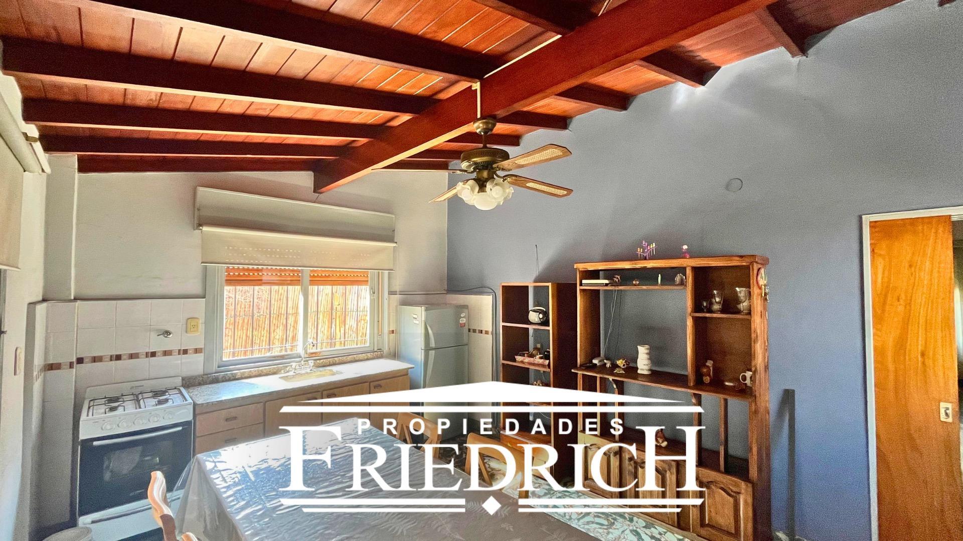 Casa 3 ambientes con 1 baño